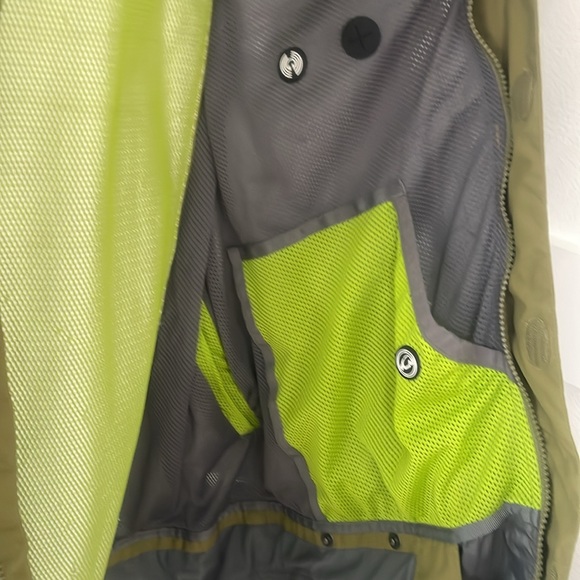 Under Armour Cold Gear/Stormproof Ski Jacket.  Men’s Medium. - Picture 12 of 14